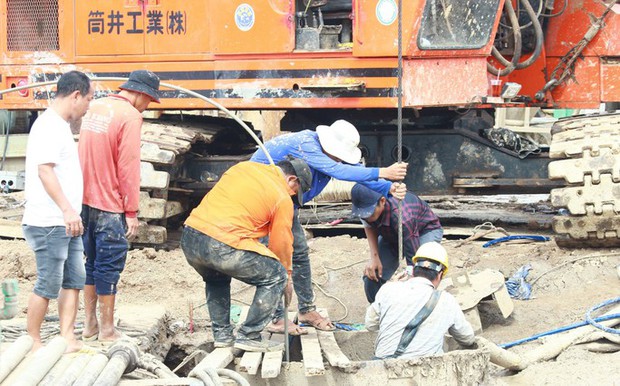 Chùm ảnh: 11 ngày đêm nỗ lực đưa bé trai lọt vào trụ bê-tông ở Đồng Tháp lên mặt đất - 23