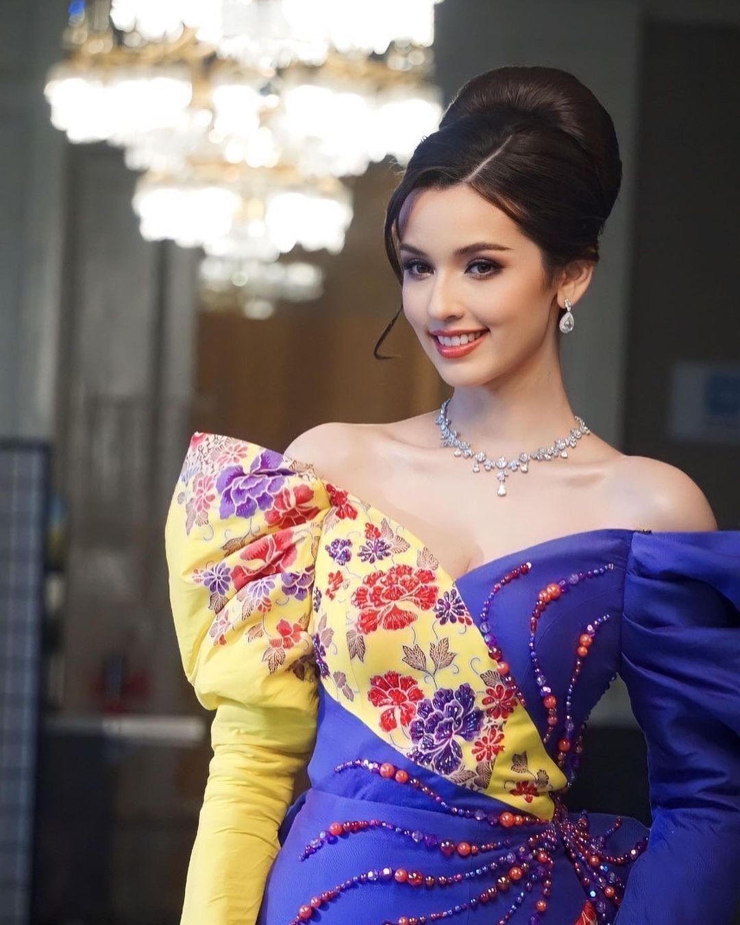 Arabella Sitanan Gregory cũng tâm huyết với các hoạt động từ thiện, xã hội. Cô đang tham gia dự án của Operation Smile, giúp đỡ trẻ em sứt môi và hở hàm ếch có cơ hội được phẫu thuật.