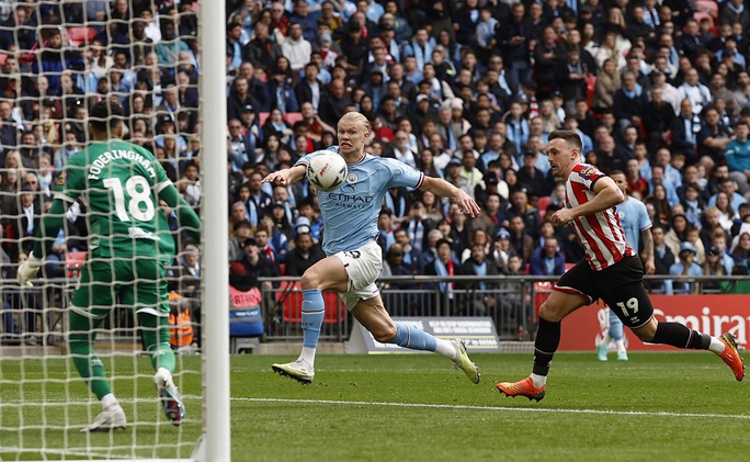 Riyad Mahrez lập hat-trick, Man City hạ Sheffield United vào chung kết FA Cup - 1