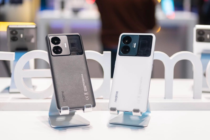 Rò rỉ chi tiết máy ảnh Realme GT5 Pro, bao gồm zoom kính tiềm vọng - 1
