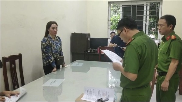 Vì sao điều tra vụ 'Cô đồng bổ cau' Trương Hương lại bị kéo dài? Vì sao điều tra vụ 'Cô đồng bổ cau' Trương Hương lại bị kéo dài?