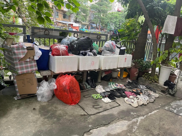 Người dân tiếc thương các nạn nhân xấu số, chung tay hỗ trợ các gia đình bị nạn trong vụ cháy chung cư mini - 5 Người dân tiếc thương các nạn nhân xấu số, chung tay hỗ trợ các gia đình bị nạn trong vụ cháy chung cư mini - 5