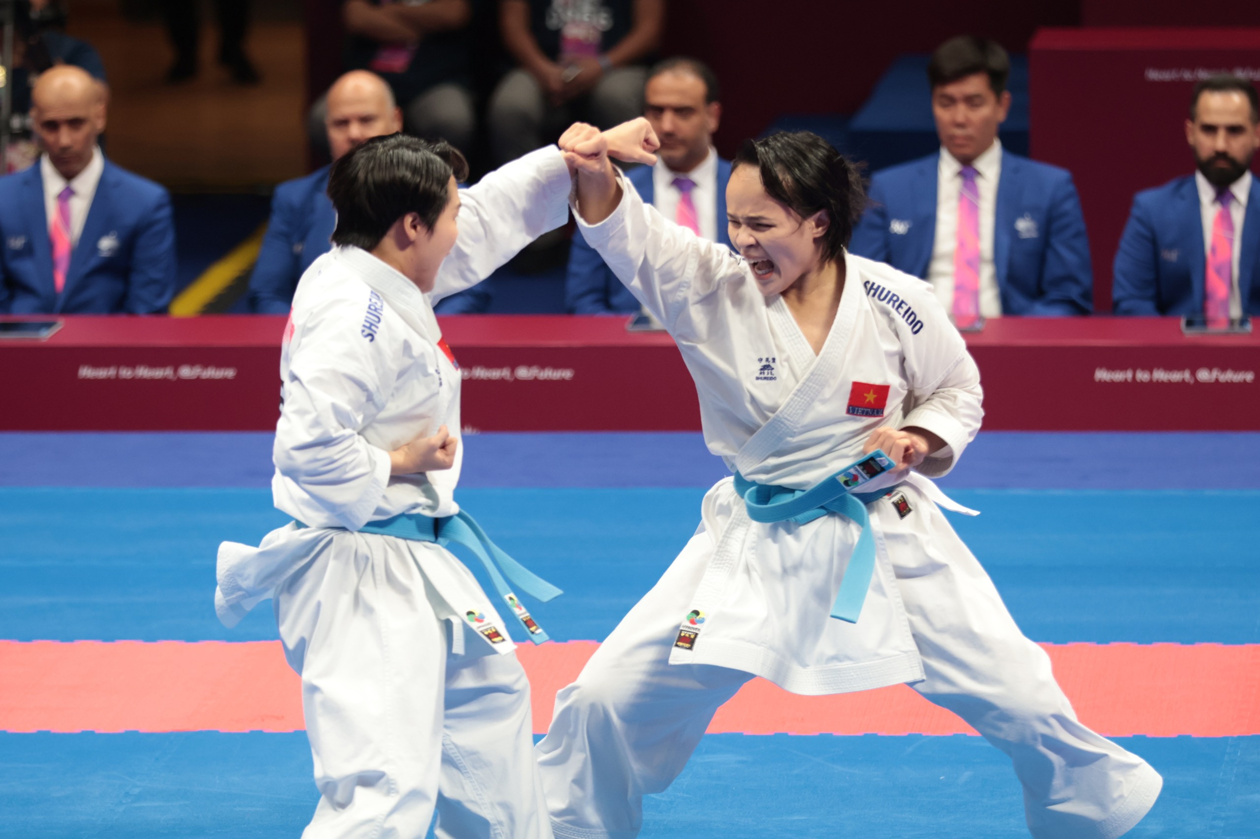 HLV Hoàng Ngân: HCV karate thể hiện ý chí con người Việt Nam - 1