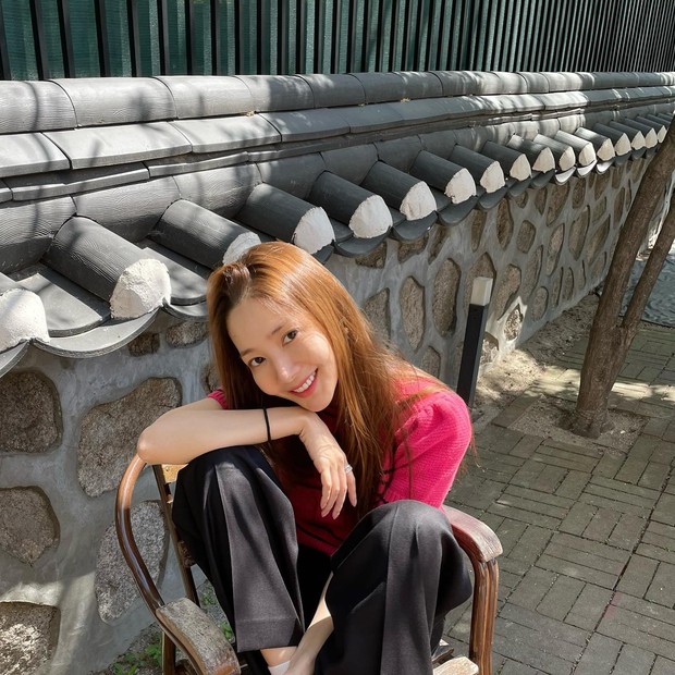 Thời trang của Park Min Young ở tuổi 38: Ngày càng sang trọng và trẻ trung dù diện đồ không cầu kỳ - 4