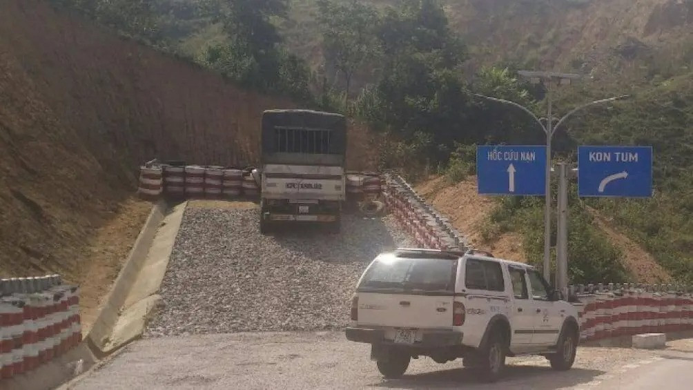 Kinh nghiệm lái xe sau vụ ô tô 29 chỗ bất ngờ mất phanh khi xuống dốc Tam Đảo - 2 Kinh nghiệm lái xe sau vụ ô tô 29 chỗ bất ngờ mất phanh khi xuống dốc Tam Đảo - 2