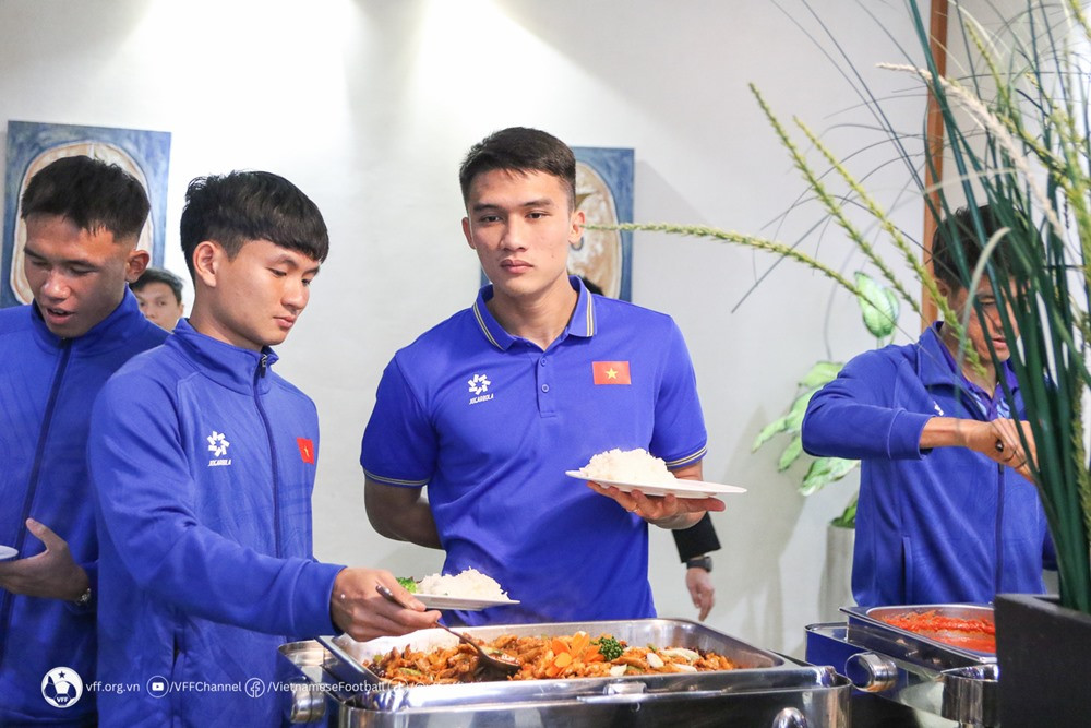 U23 Việt Nam đổ bộ Qatar, sẵn sàng cho giải U23 châu Á 2024 - 8