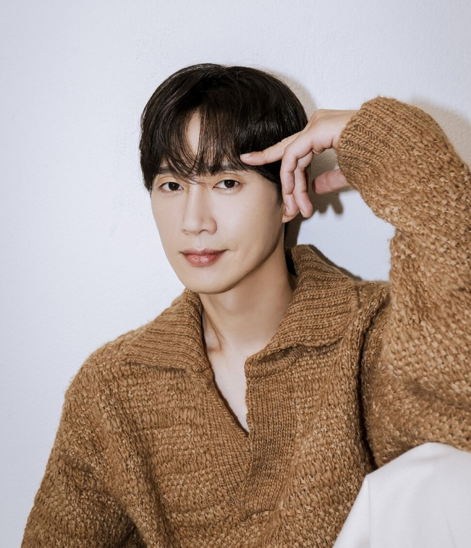 Phản diện 'Nữ hoàng nước mắt' Park Sung Hoon: Bố đột quỵ, từng phải sống trong căn hộ như tầng hầm - 4 Phản diện 'Nữ hoàng nước mắt' Park Sung Hoon: Bố đột quỵ, từng phải sống trong căn hộ như tầng hầm - 4