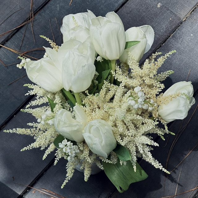 Hình ảnh bó hoa Midu sử dụng trong hôn lễ tại Đà Lạt do bạn thân chia sẻ