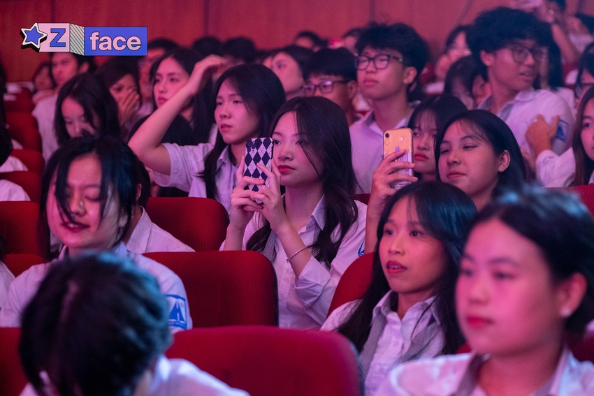 31 giây sự chú ý va vào nhan sắc 'ngoan xinh yêu' của dàn nữ sinh Ams trong Lễ trưởng thành - 2 31 giây sự chú ý va vào nhan sắc 'ngoan xinh yêu' của dàn nữ sinh Ams trong Lễ trưởng thành - 2