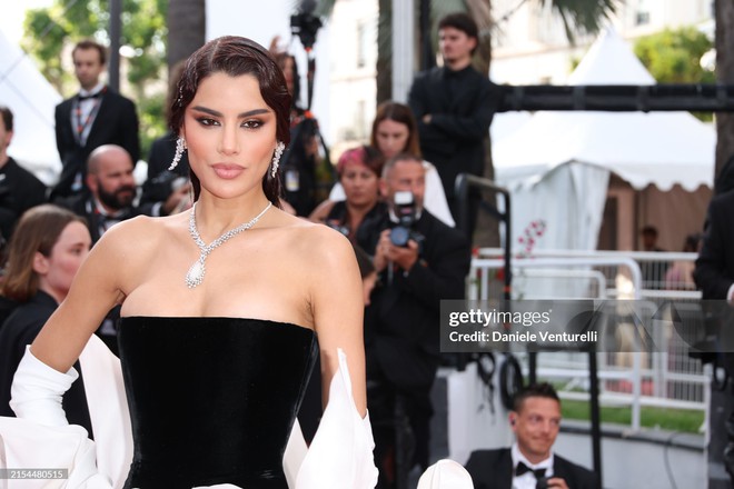 Thảm đỏ Cannes ngày 11: Bình An - Phương Nga lần đầu đổ bộ, đỉnh nhất là siêu mẫu Coco Rocha và Á hậu Hoàn vũ! - 13