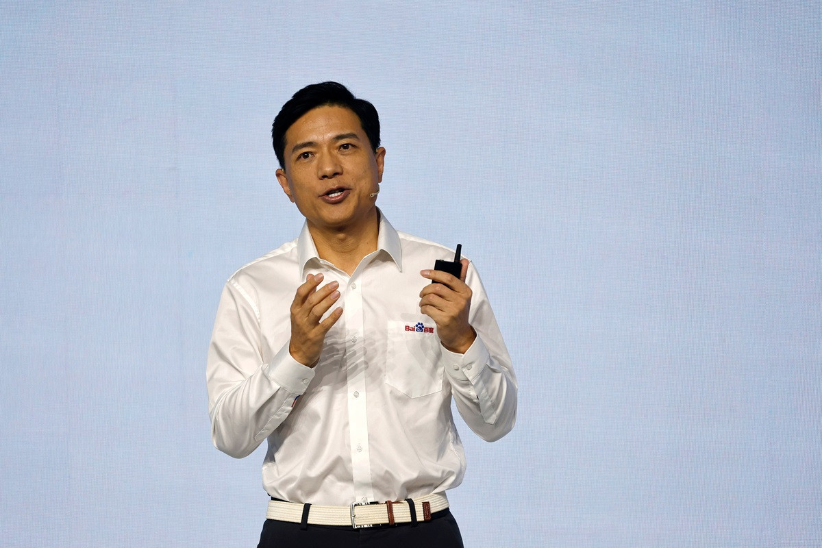 CEO Baidu: 10 năm nữa sẽ có AI thông minh hơn con người CEO Baidu: 10 năm nữa sẽ có AI thông minh hơn con người