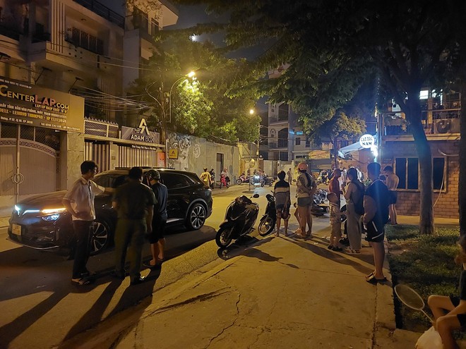 Nữ tài xế taxi công nghệ tông hàng loạt xe máy, nhiều người bị thương