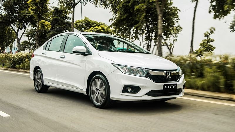 Những mẫu ô tô cũ đời cao giá chỉ 300 triệu đồng, phù hợp với người mua lần đầu - 1 Những mẫu ô tô cũ đời cao giá chỉ 300 triệu đồng, phù hợp với người mua lần đầu - 1