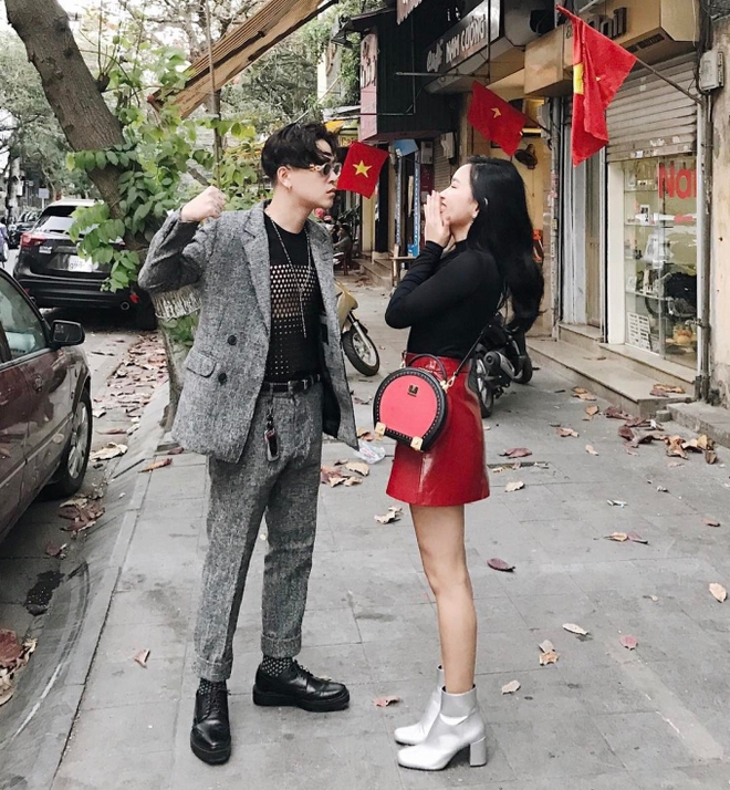 Thái độ của Châu Bùi khi bức ảnh Decao diễn cảnh cục cằn 7 năm trước bị đào lên giữa ồn ào "tăng tương tác" Lâm Minh Thái độ của Châu Bùi khi bức ảnh Decao diễn cảnh cục cằn 7 năm trước bị đào lên giữa ồn ào "tăng tương tác" Lâm Minh