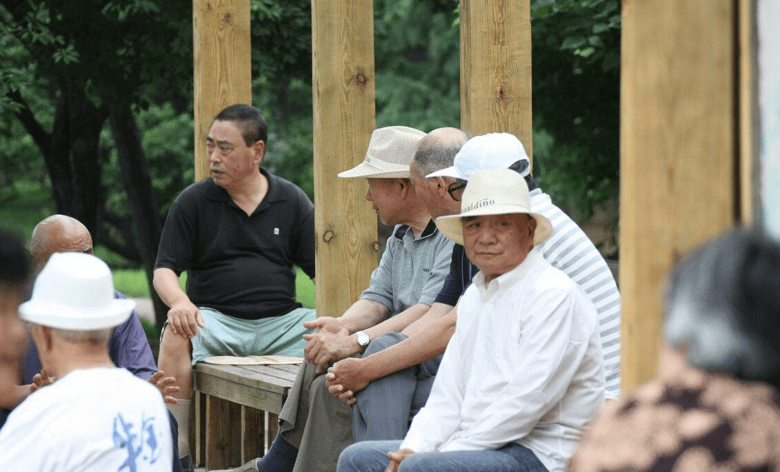 20 năm giúp việc cho người lương hưu cao, tôi nhận ra: Tiền là không đủ để hạnh phúc ở những năm cuối đời 20 năm giúp việc cho người lương hưu cao, tôi nhận ra: Tiền là không đủ để hạnh phúc ở những năm cuối đời