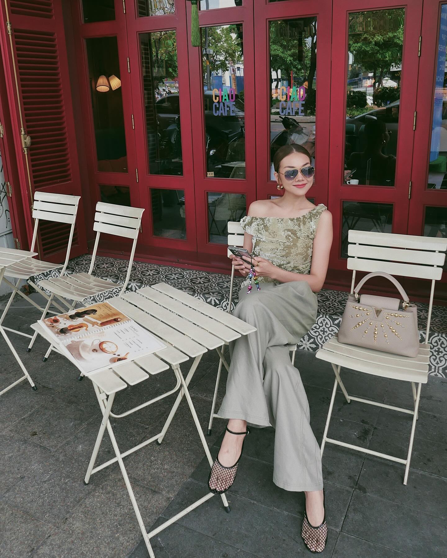 Phạm Thanh Hằng gợi ý 5 kiểu quần phụ nữ trên 40 tuổi nên có để phối đồ thế nào cũng sang xịn mịn - 3