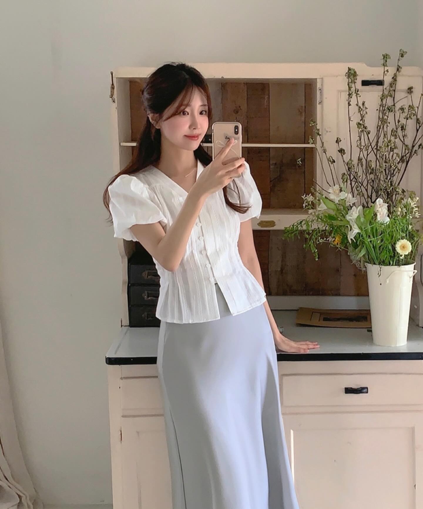 4 công thức diện đồ đi làm nhẹ mát nhất, phù hợp để áp dụng trong ngày nắng nóng 38 độ - 2