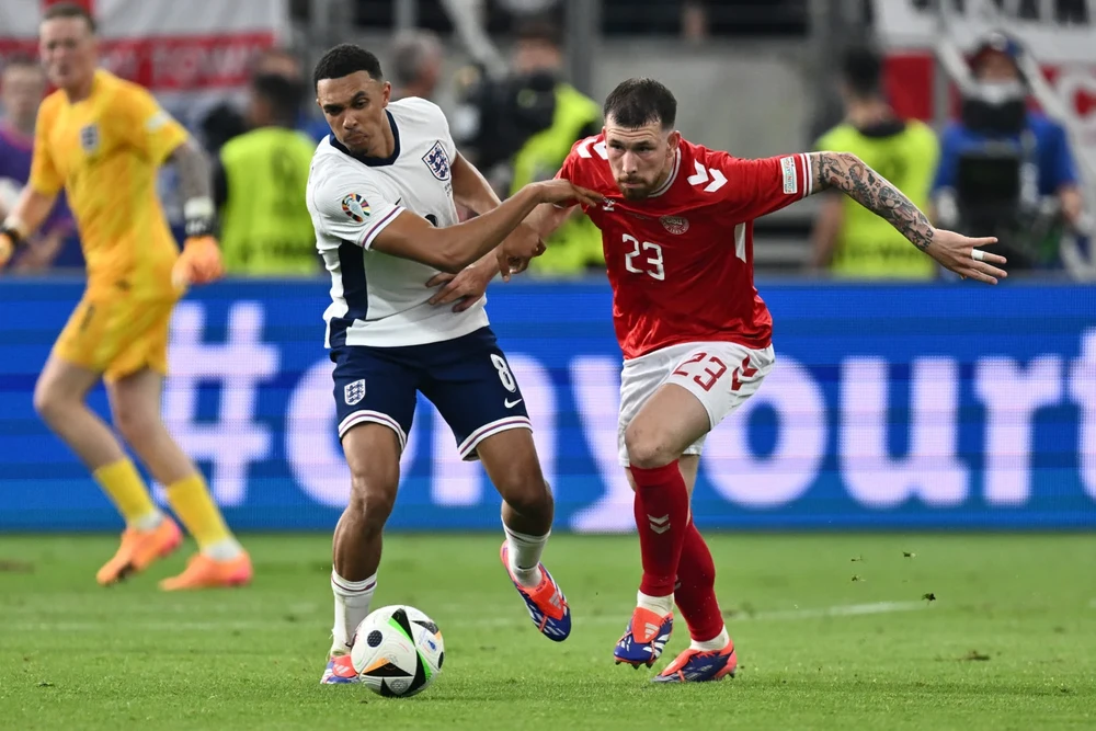 Tuyển Anh bị Đan Mạch cầm chân: Kế hoạch mạo hiểm đẩy Trent Alexander-Arnold đá tiền vệ của Gareth Southgate phá sản Tuyển Anh bị Đan Mạch cầm chân: Kế hoạch mạo hiểm đẩy Trent Alexander-Arnold đá tiền vệ của Gareth Southgate phá sản