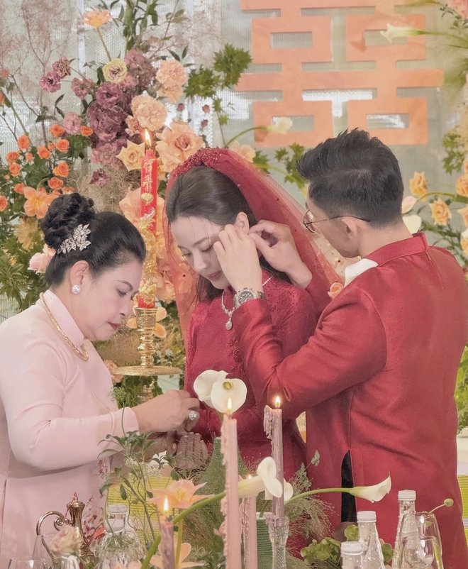 Lễ vu quy Midu: Dàn sính lễ và thái độ nhà chồng thiếu gia gây chú ý Lễ vu quy Midu: Dàn sính lễ và thái độ nhà chồng thiếu gia gây chú ý