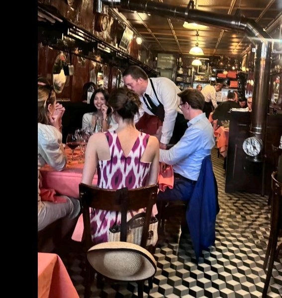 Hot: 'Tóm dính' Lisa dùng bữa với gia đình bạn trai ở Paris, sắp làm dâu hào môn tới nơi rồi! Hot: 'Tóm dính' Lisa dùng bữa với gia đình bạn trai ở Paris, sắp làm dâu hào môn tới nơi rồi!