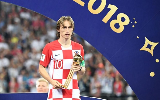 Modric tái hiện hình ảnh 'giải thưởng trong bi kịch', sự nghiệp lẫy lừng có một khoảng trống đầy day dứt - 4 Modric tái hiện hình ảnh 'giải thưởng trong bi kịch', sự nghiệp lẫy lừng có một khoảng trống đầy day dứt - 4