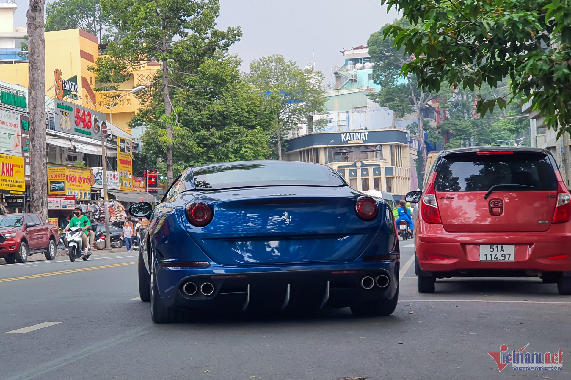 Ông Đặng Lê Nguyên Vũ mua siêu xe Ferrari California T, Việt Nam chỉ có 3 chiếc - 3