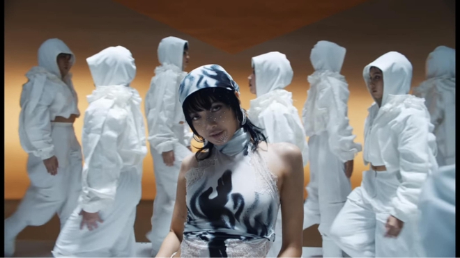Lisa bị chê viết lời vô nghĩa, có ẩn ý gì sau câu rap gây tranh cãi 'bạn có thể dạy tôi tiếng Nhật không?' - 3