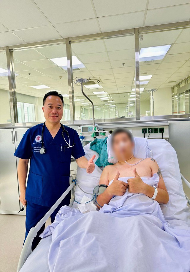 Người đàn ông 37 tuổi đột quỵ khi đang làm việc: Bác sĩ chỉ đích danh 1 sai lầm 'chí mạng' - 1 Người đàn ông 37 tuổi đột quỵ khi đang làm việc: Bác sĩ chỉ đích danh 1 sai lầm 'chí mạng' - 1