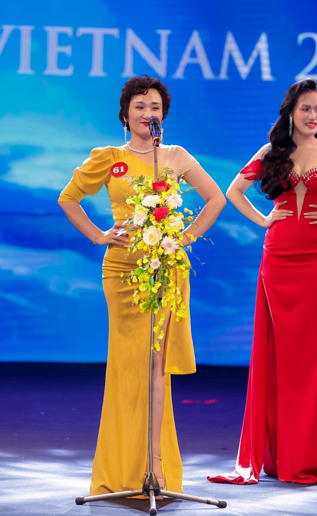 Lê Thị Mai đoạt giải á hậu nhờ sự tự tin, duyên dáng.