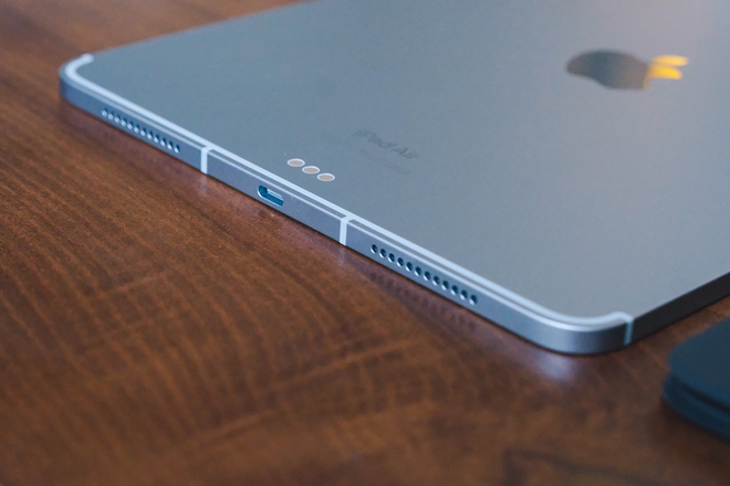 Ấn tượng đầu tiên về iPad Air chính hãng mới tại Việt Nam: Màu sắc đẹp, mạnh mẽ với chip M2, nhiều phụ kiện mới - 6 Ấn tượng đầu tiên về iPad Air chính hãng mới tại Việt Nam: Màu sắc đẹp, mạnh mẽ với chip M2, nhiều phụ kiện mới - 6