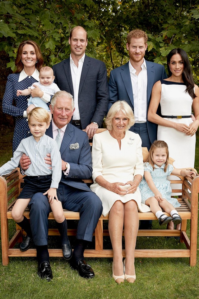 Vợ chồng Harry - Meghan nhận lời cảnh báo 'sắc bén' về tương lai 2 con Archie và Lilibet từ một người thân - 1