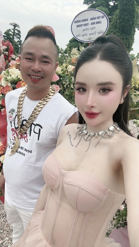 'Ái nữ đại gia đồng nát' Nghệ An xinh đẹp, sang chảnh ngút trời - 1