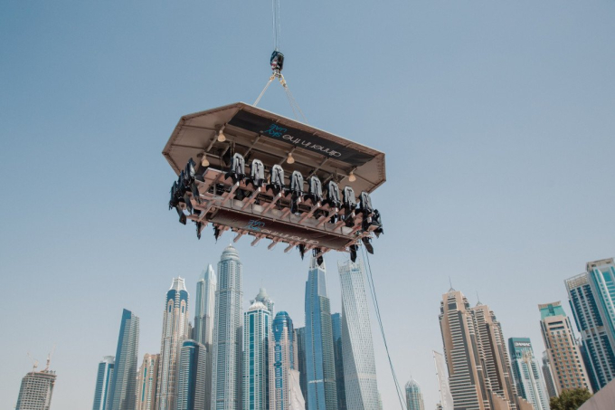 Chi 25 triệu cho bữa tối ở độ cao 50 mét tại Dubai, TikToker 'đứng hình' với câu hỏi 'khó' của dân mạng - 9