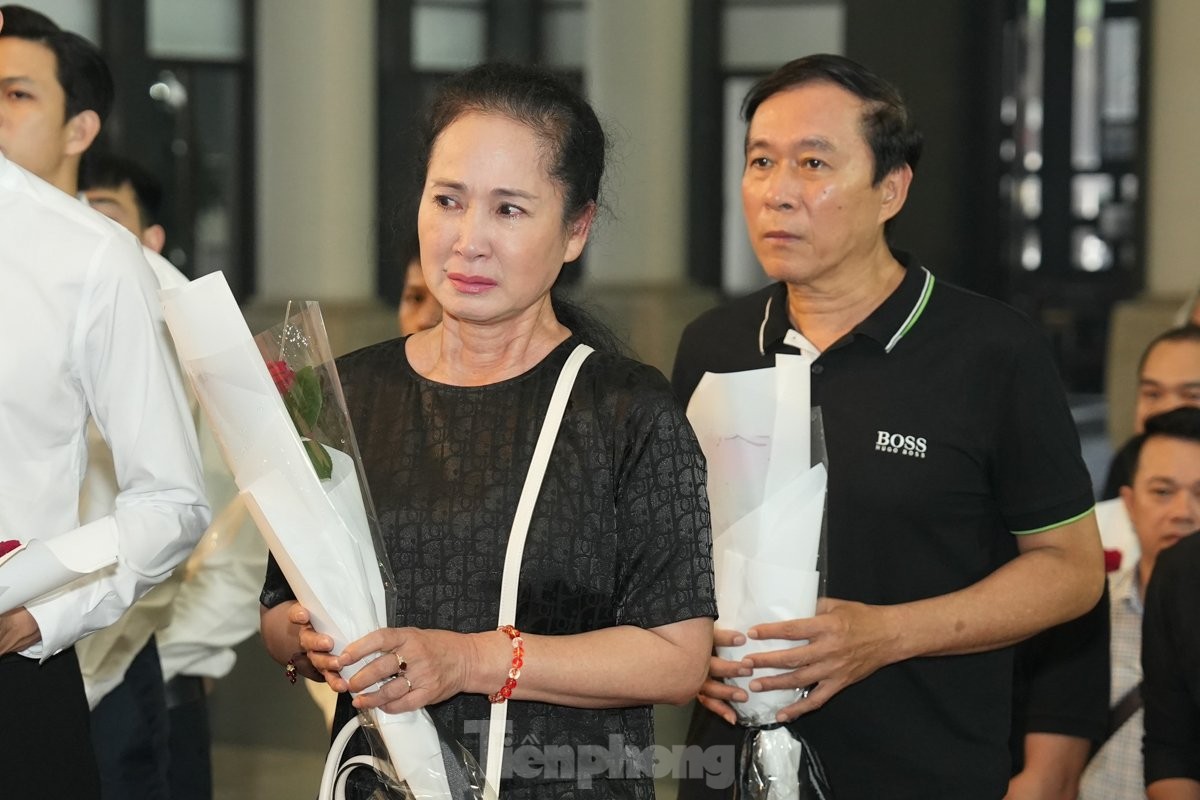 NSND Tự Long, Xuân Bắc và dàn nghệ sĩ tiễn đưa NSƯT Bùi Phương Nga - 5