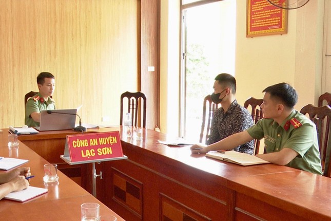 Thêm hai đối tượng đăng tải thông tin xuyên tạc, xúc phạm lãnh đạo Đảng, Nhà nước bị xử lý - 1 Thêm hai đối tượng đăng tải thông tin xuyên tạc, xúc phạm lãnh đạo Đảng, Nhà nước bị xử lý - 1