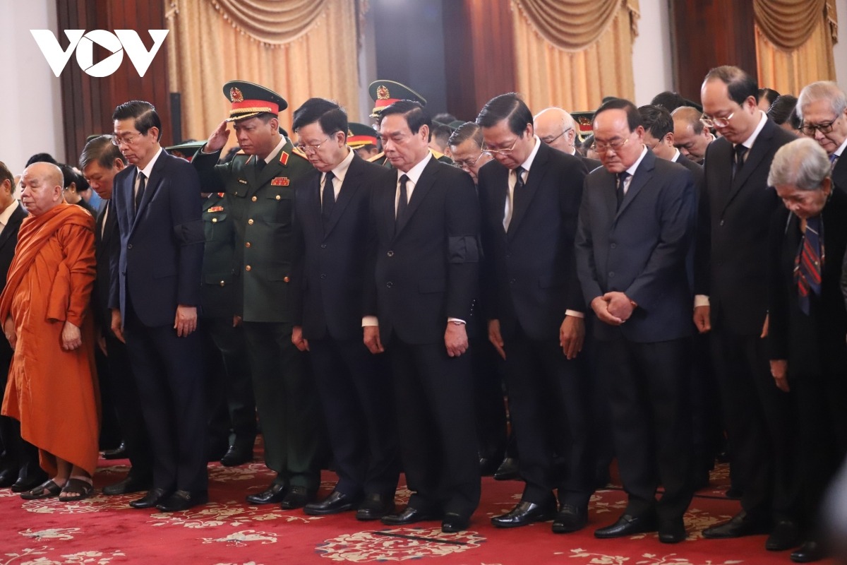 Dự lễ truy điệu tại Hội trường Thống Nhất (TPHCM) có các đồng chí: Phan Văn Mãi, Ủy viên Trung ương Đảng, Phó Bí thư Thành ủy, Chủ tịch UBND TPHCM, Trưởng Ban Tổ chức Lễ viếng và Lễ truy điệu Tổng Bí thư Nguyễn Phú Trọng tại Hội trường Thống Nhất; Nguyễn Hồ Hải, Phó Bí thư Thường trực Thành ủy TPHCM; Nguyễn Thị Lệ, Phó Bí thư Thành ủy, Chủ tịch HĐND TPHCM...