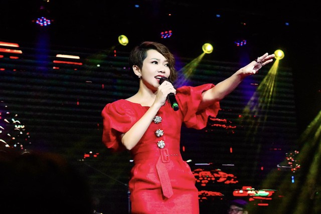 Vì sao Diva Hà Trần buộc phải hoãn show vô thời hạn, trả hết tiền vé cho khán giả? - 1