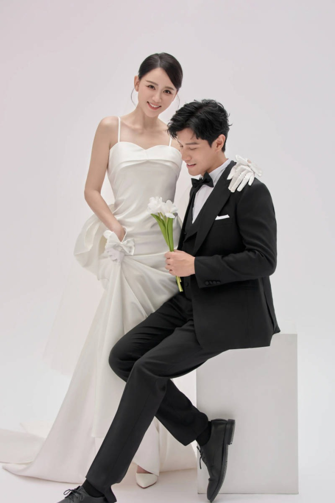 Trần Kiều Ân tung ảnh cưới với thiếu gia kém 9 tuổi, Cbiz sắp có hôn lễ khủng rồi! - 1 Trần Kiều Ân tung ảnh cưới với thiếu gia kém 9 tuổi, Cbiz sắp có hôn lễ khủng rồi! - 1