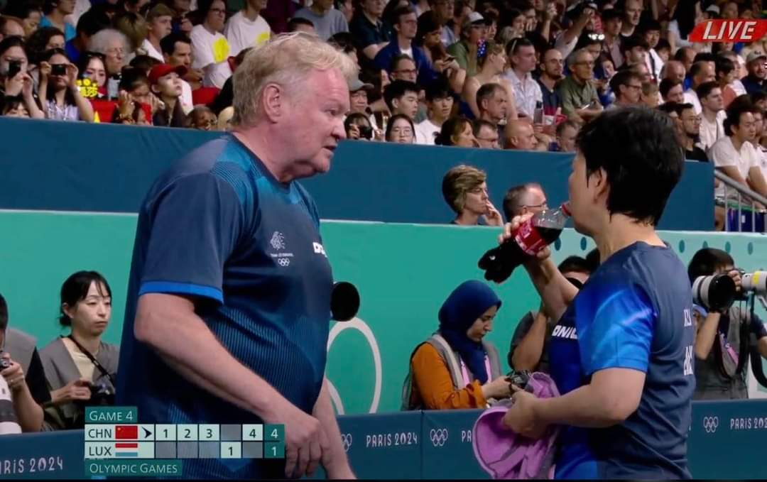 Olympic: VĐV 61 tuổi gốc Trung Quốc nhảy nhót, cười tươi như hoa dù bị loại, lý do phía sau gây xúc động - 3