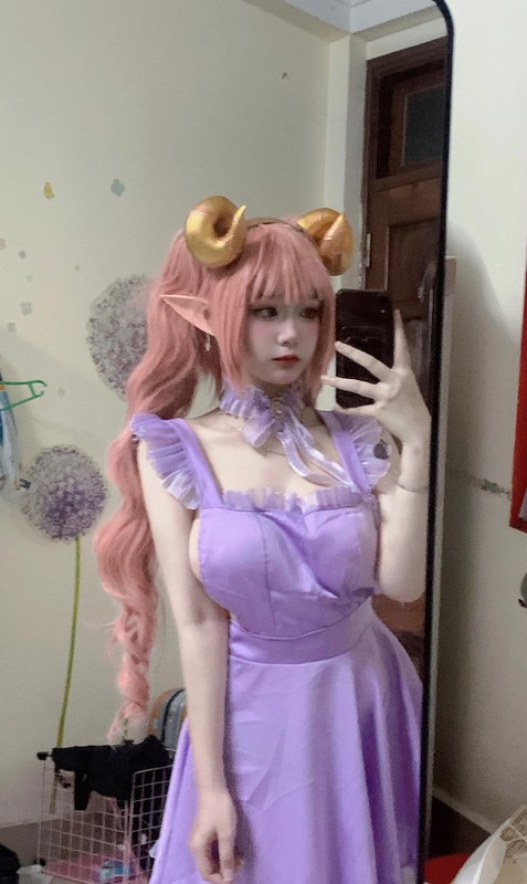 Chia sẻ hình ảnh và câu chuyện của bản thân trong quá khứ, chủ nhân của những màn cosplay nóng bỏng nổi tiếng khiến nhiều người bất ngờ.
