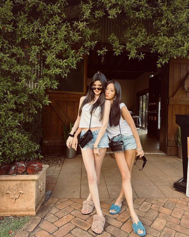 Ngỡ ngàng visual U50 của 3 chị em 'yêu tinh' nổi danh giới rich kid châu Á đời đầu - 9 Ngỡ ngàng visual U50 của 3 chị em 'yêu tinh' nổi danh giới rich kid châu Á đời đầu - 9