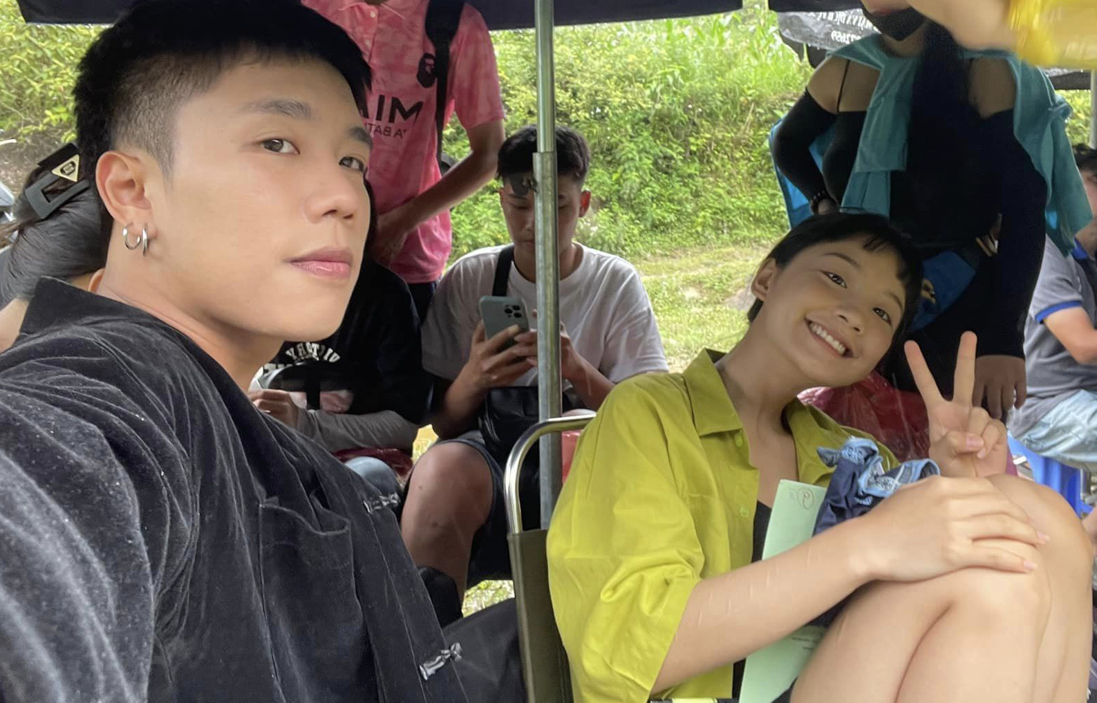 Đảm nhiệm vai thiếu gia Chải là Long Vũ - con trai nghệ sĩ Vân Dung. Diễn viên Long Vũ từng tham gia một số phim giờ vàng, gần nhất là