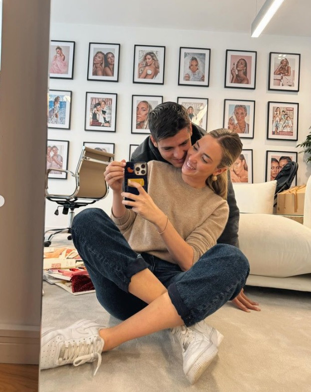 Morata và vợ đẹp quá ngọt ngào, thông báo bỏ nhau gây chấn động - 4