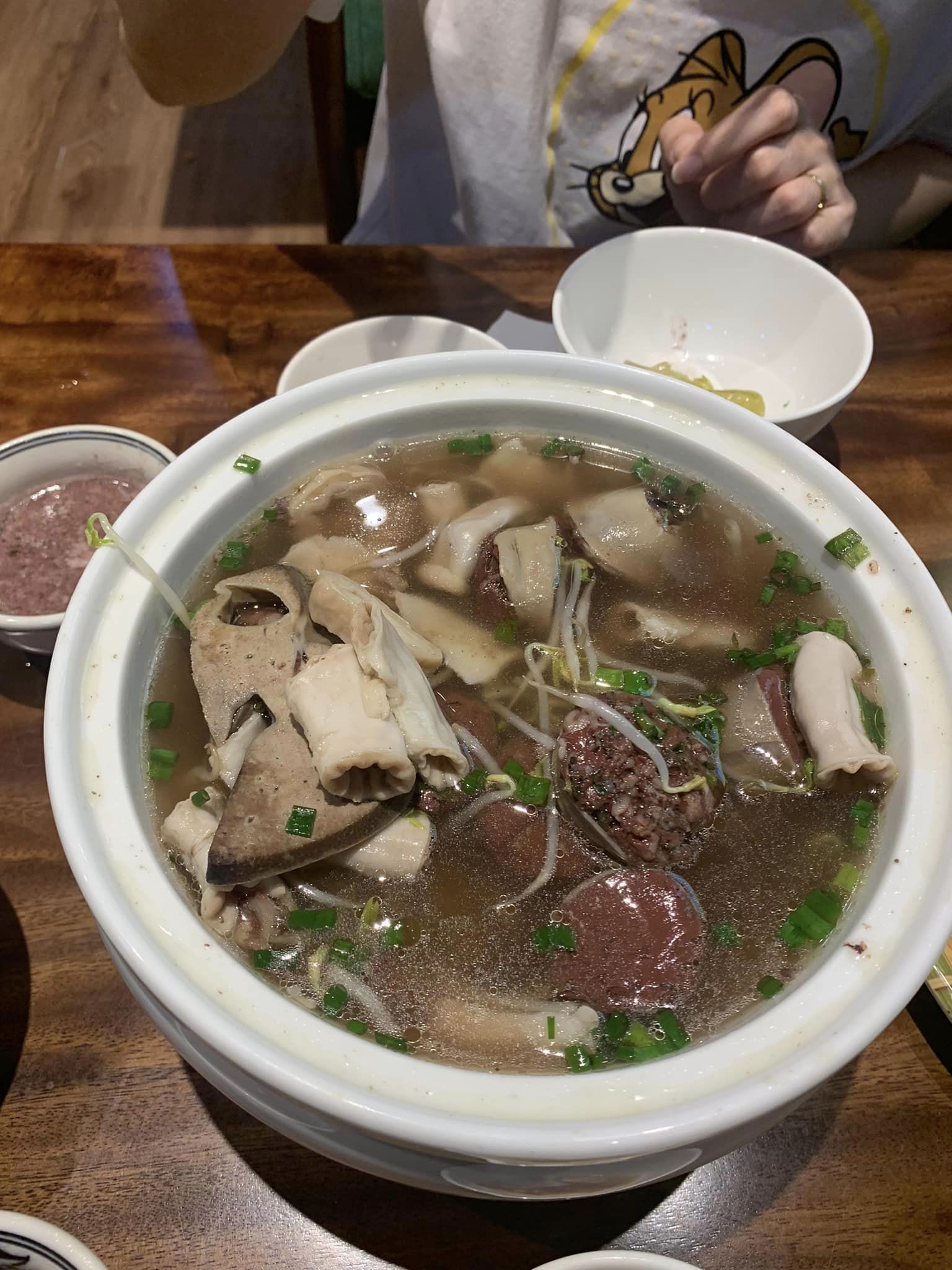 Lòng se điếu giá 5 triệu/kg tại quán bún chả gây tranh cãi - 1 Lòng se điếu giá 5 triệu/kg tại quán bún chả gây tranh cãi - 1