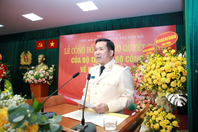 Trao quyết định bổ nhiệm Thiếu tướng Đinh Văn Nơi giữ chức vụ Cục trưởng A03 - 4 Trao quyết định bổ nhiệm Thiếu tướng Đinh Văn Nơi giữ chức vụ Cục trưởng A03 - 4