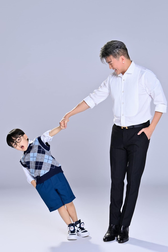 Mối quan hệ của Đàm Vĩnh Hưng và vợ cũ hơn 17 tuổi ra sao sau 3 năm ly hôn? - 1 Mối quan hệ của Đàm Vĩnh Hưng và vợ cũ hơn 17 tuổi ra sao sau 3 năm ly hôn? - 1