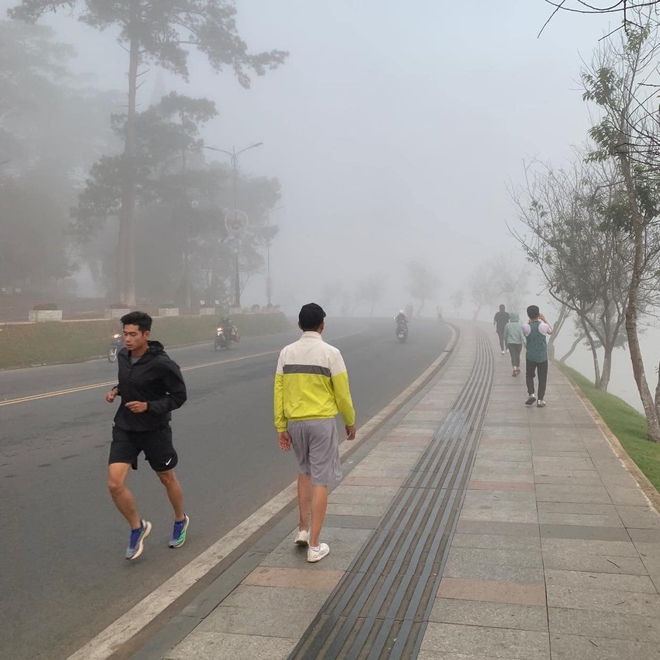 Ngày đầu nghỉ lễ: Sapa đỉnh nóc ngập trong cờ hoa, Đà Lạt gói gọn bằng 2 từ 'đông - lạnh', Đảo Nam Du chật kín du khách đến khám phá - 11