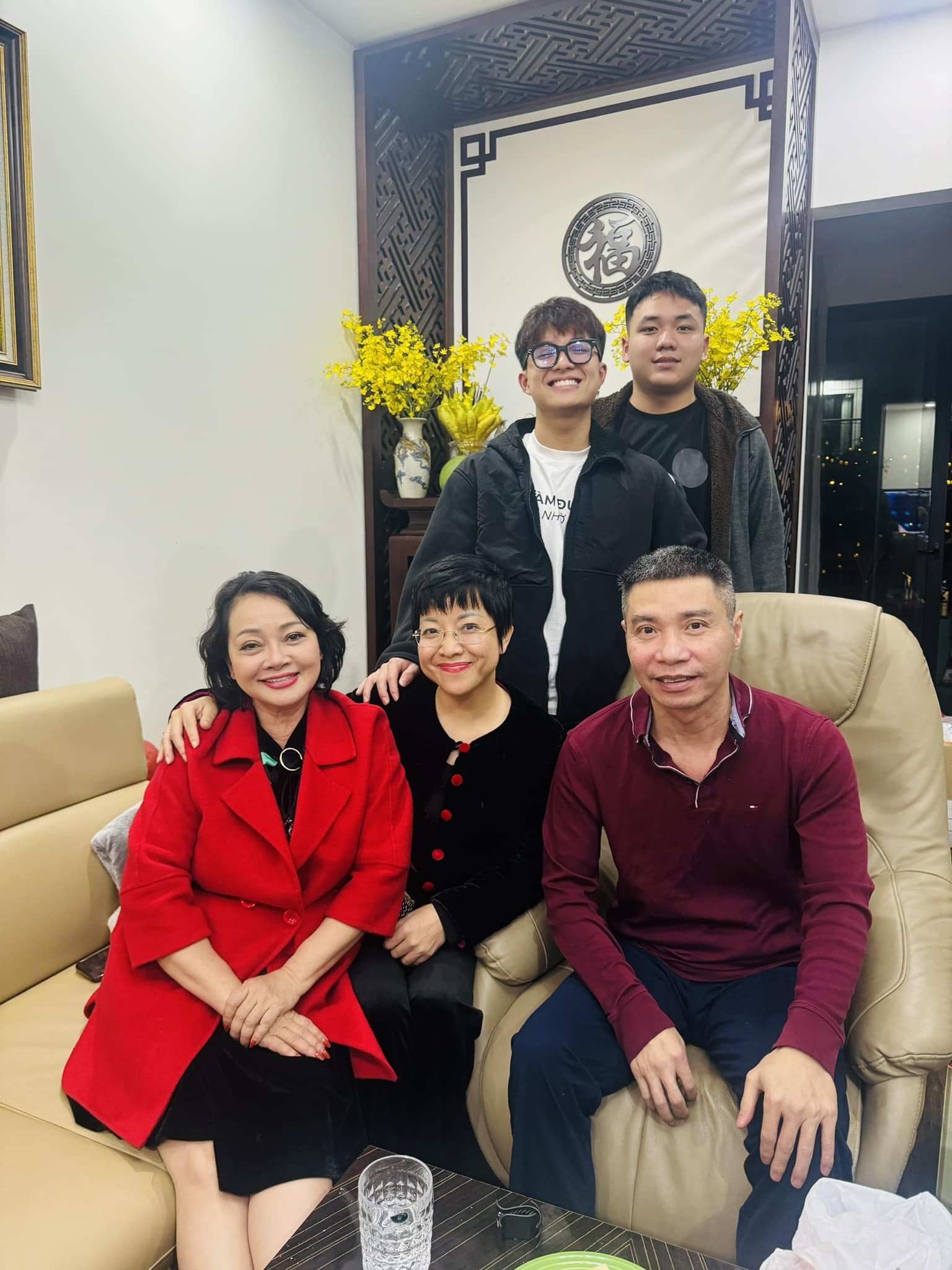Con trai MC Thảo Vân khiến nhiều người xin làm con dâu, visual đã "sáng" nhưng chuyện học còn tự hào hơn - 3 Con trai MC Thảo Vân khiến nhiều người xin làm con dâu, visual đã "sáng" nhưng chuyện học còn tự hào hơn - 3