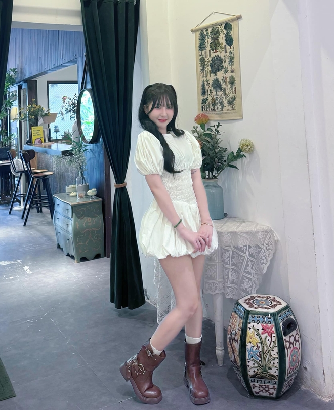 Lộ thiệp cưới của hot girl sinh năm 1994 và chồng 2003, cô dâu xin dân mạng đừng phán xét - 5 Lộ thiệp cưới của hot girl sinh năm 1994 và chồng 2003, cô dâu xin dân mạng đừng phán xét - 5