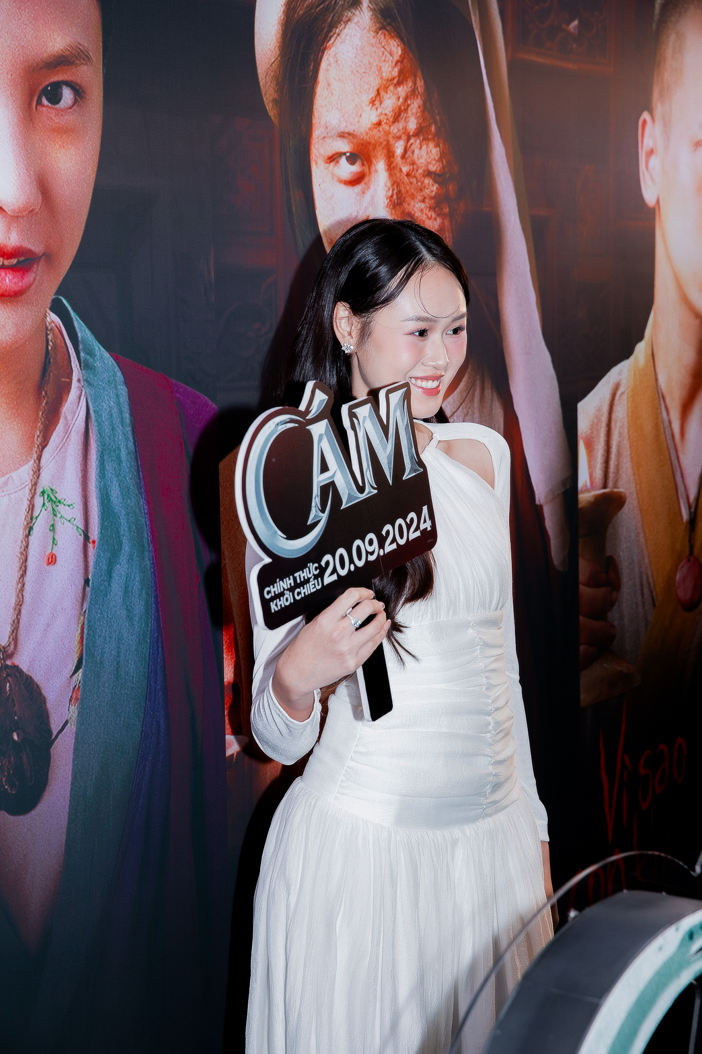 Thảm đỏ hot nhất hôm nay: Jun Vũ đẹp tựa nàng thơ, một cặp vợ chồng 'dính như sam' đập tan tin đồn ly hôn - 11 Thảm đỏ hot nhất hôm nay: Jun Vũ đẹp tựa nàng thơ, một cặp vợ chồng 'dính như sam' đập tan tin đồn ly hôn - 11
